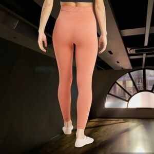 NEW GYMSHARK Studio Seamless Leggings Peach Orange size XS